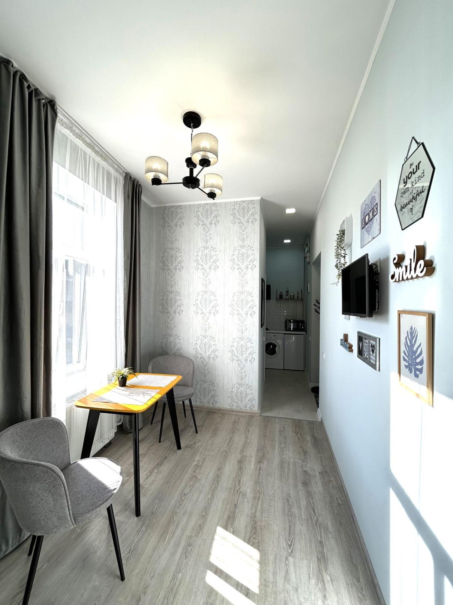 Romantic Apartment In The Сity Сenter Lviv Buitenkant foto